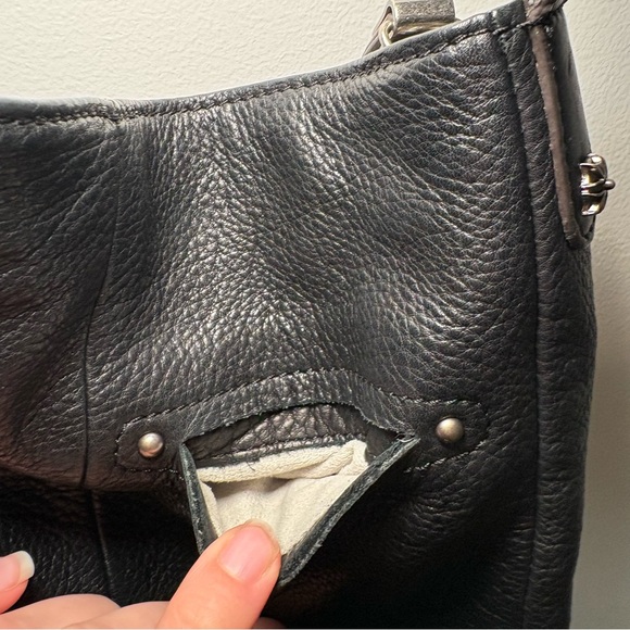 B. Makowsky Black Leather Handbag Shoulder Crossbody Tote Bag Purse - Picture 6 of 13